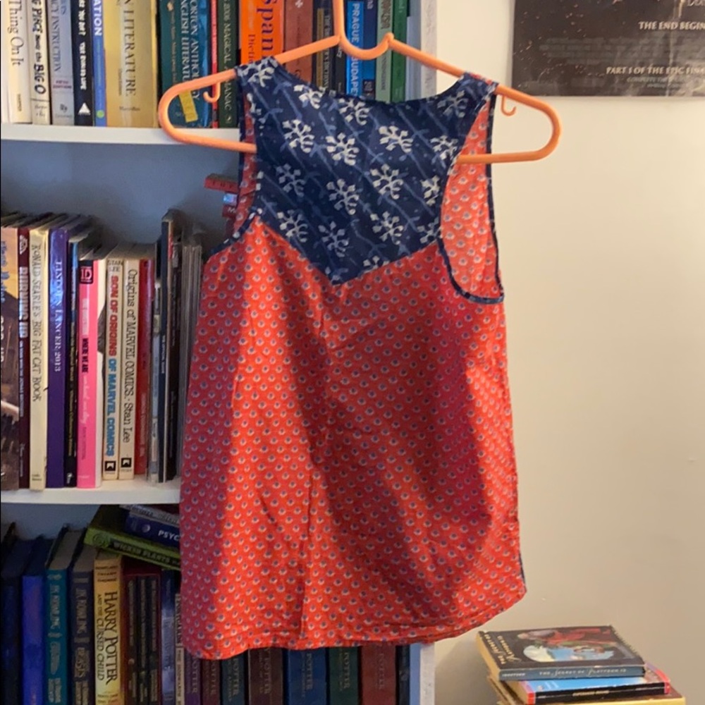 SET OF 2 TANKS 💖 - Picture 2 of 6